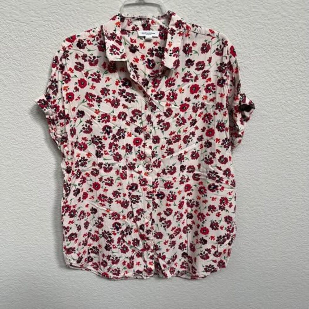 BeachLunchLounge Floral Button Up Short Sleeve Shirt size Medium
